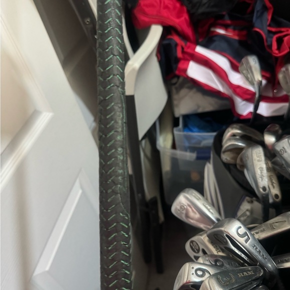 Iron Set Spaulding elite 6 pc in right handed 
Steel shafts original grips . - Picture 3 of 3